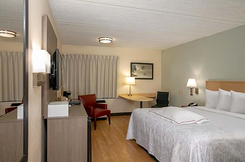 Red Roof PLUS+ Miami Airport