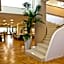 Breaking Business Hotel