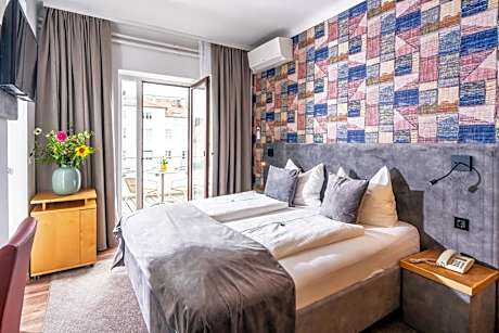 Accommodations with a view for single use