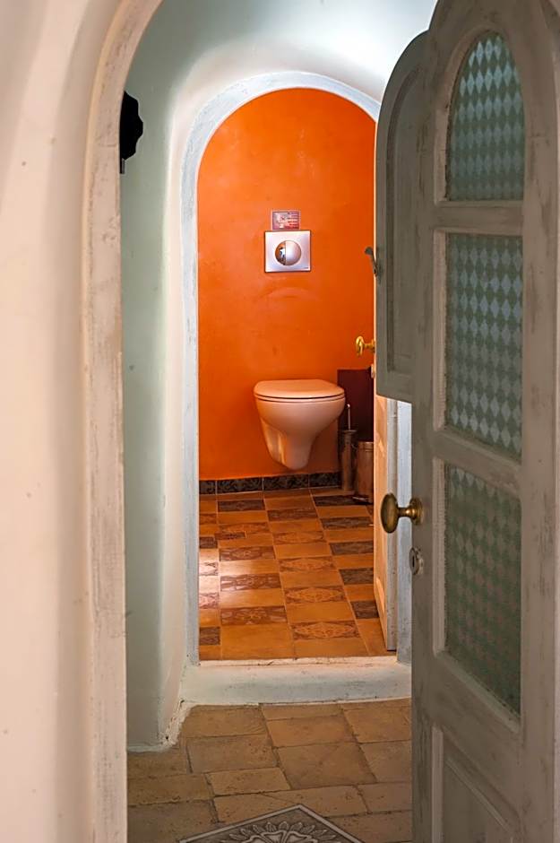 Heliophos Boutique Caves