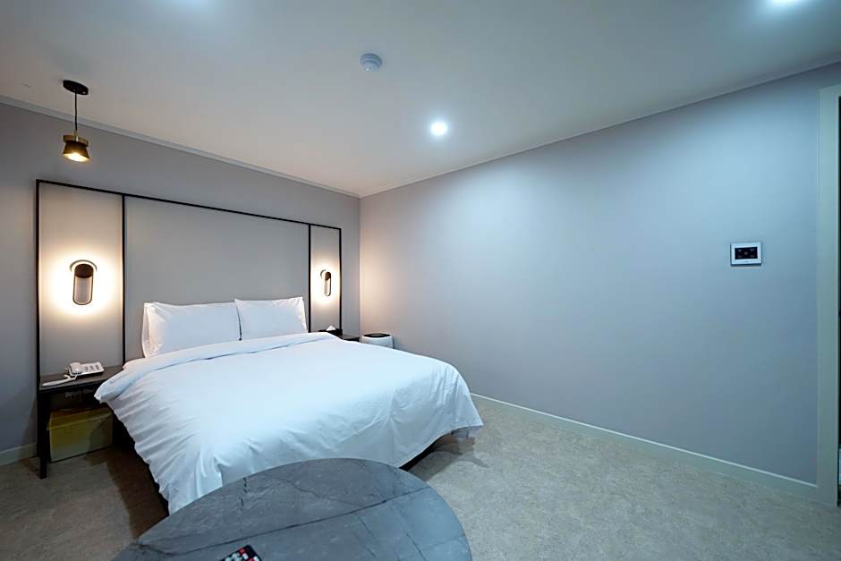 NINE HOTEL