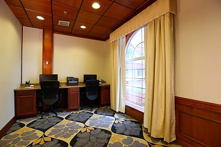 Wyndham Garden Grand Rapids Airport