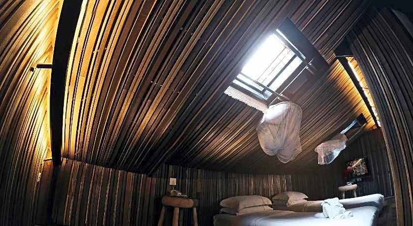 The Happy 8 Retreat @ Old Town