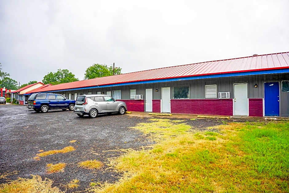 Budget Inn By OYO Palestine TX Hwy 79