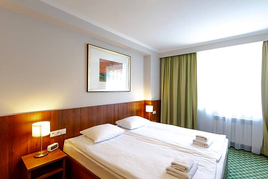 Hit Hotel