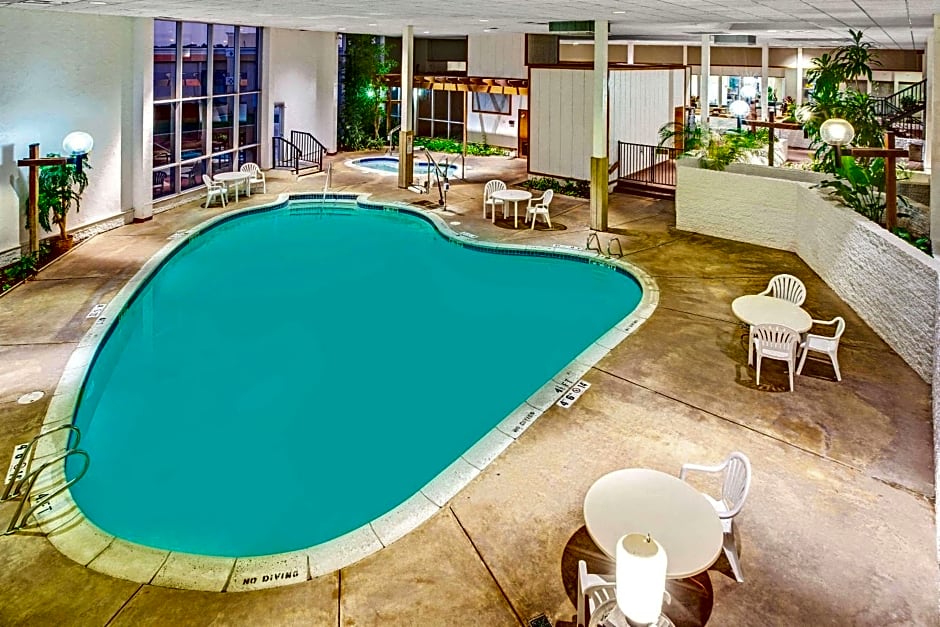 Super 8 by Wyndham Norman