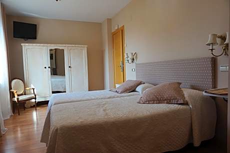 Twin Room with Kitchenette