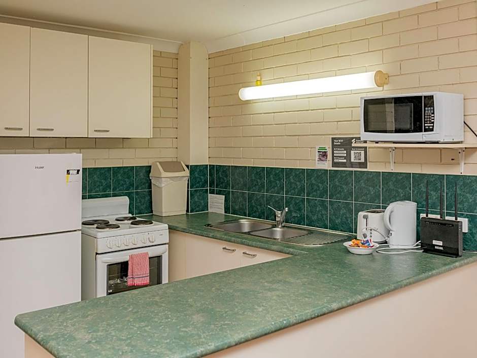 Trickett Gardens Holiday Inn