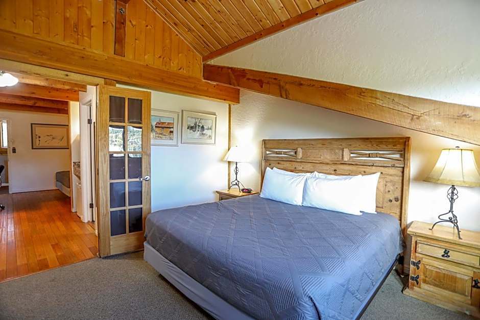 The Boulder Creek Lodge
