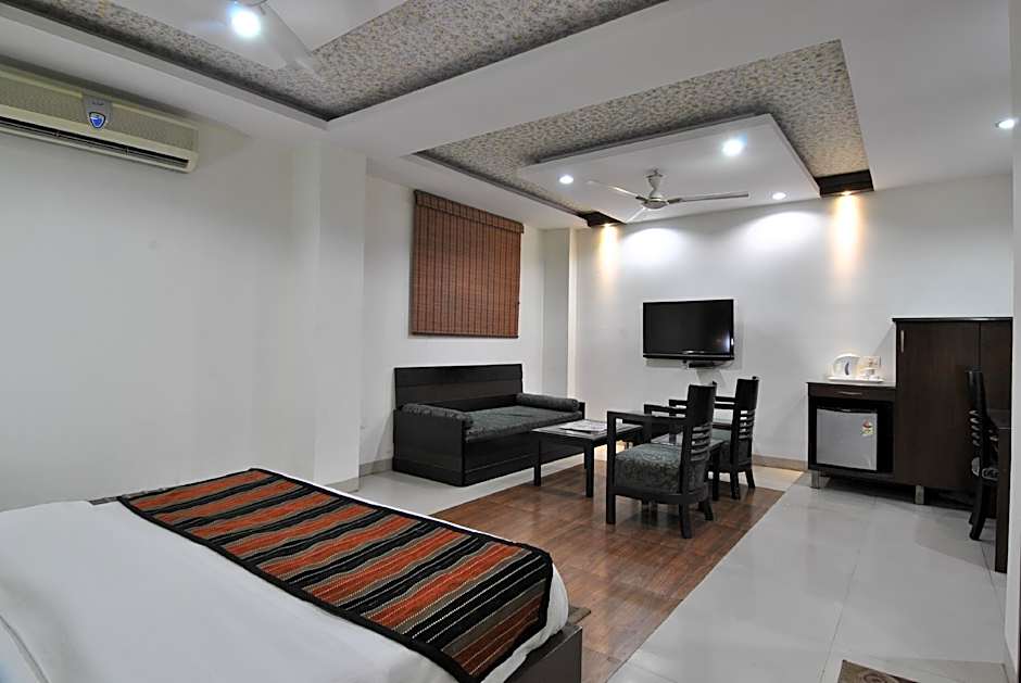 Hotel Chand Palace @ New Delhi Railway Station Delhi