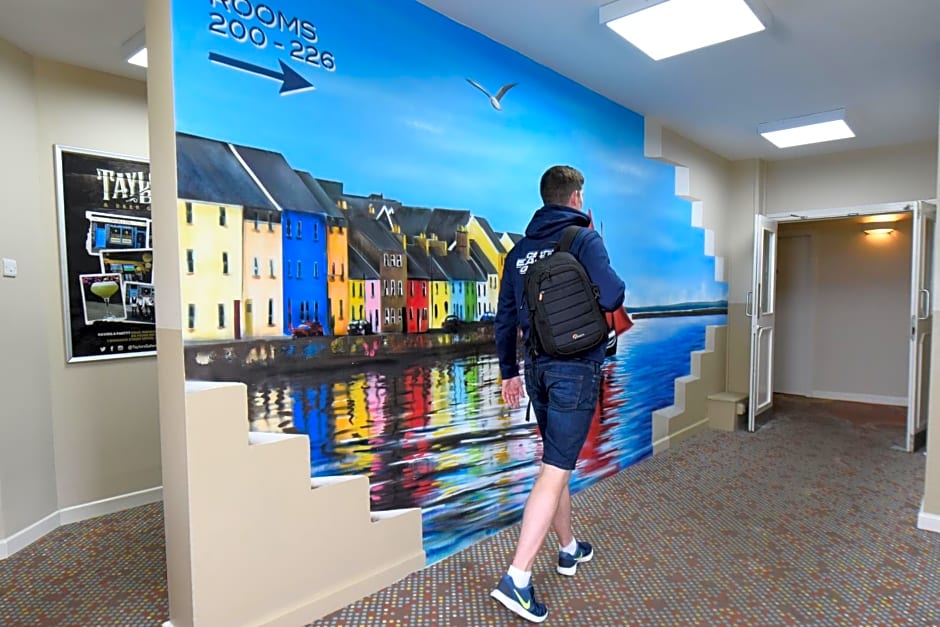Kinlay Hostel Eyre Square