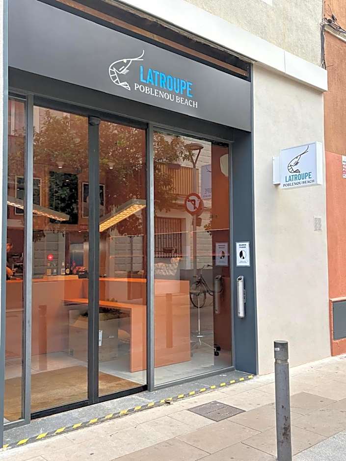 Latroupe Poblenou Beach