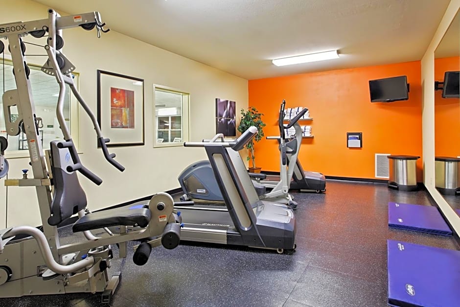 Country Inn & Suites by Radisson, Peoria North, IL