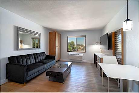 King Suite with Spa Bath