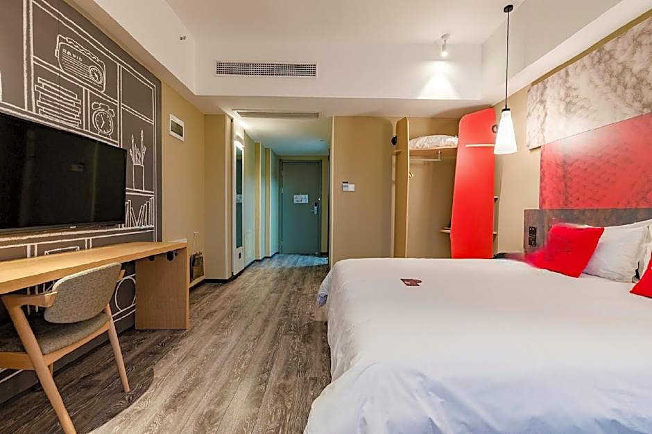 ibis Weihai Oriental New Ground  Hotel