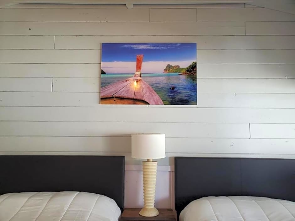 Hollywood Gardens Inn & Suites