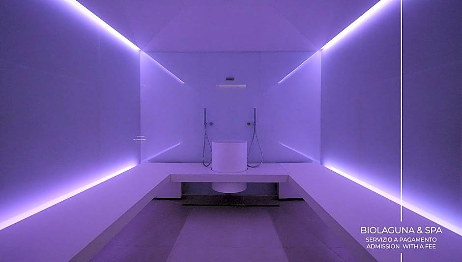 Alexander Charme Hotel