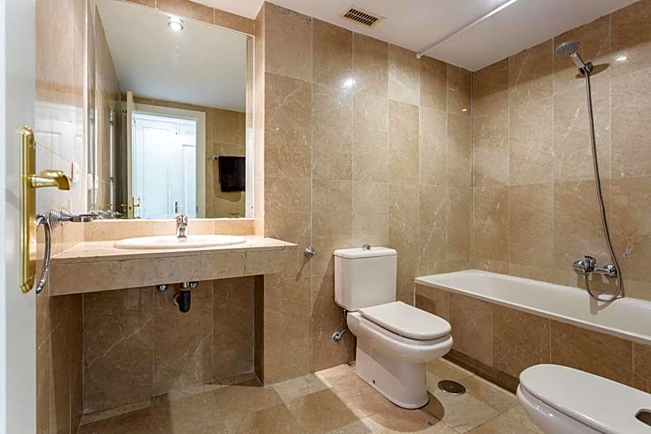 Señorío de Aloha Apartahotel