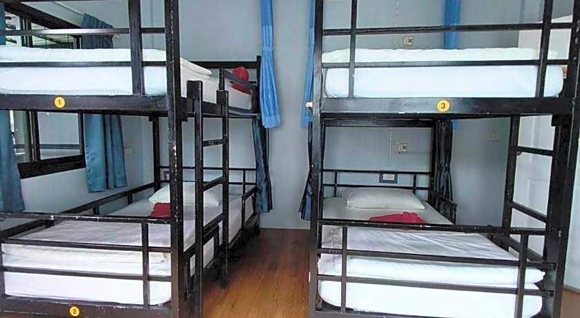 Boom Hostel Khaosok