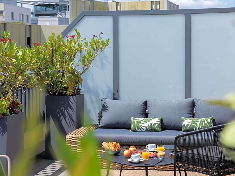 Mercure Paris Bercy Bibliotheque