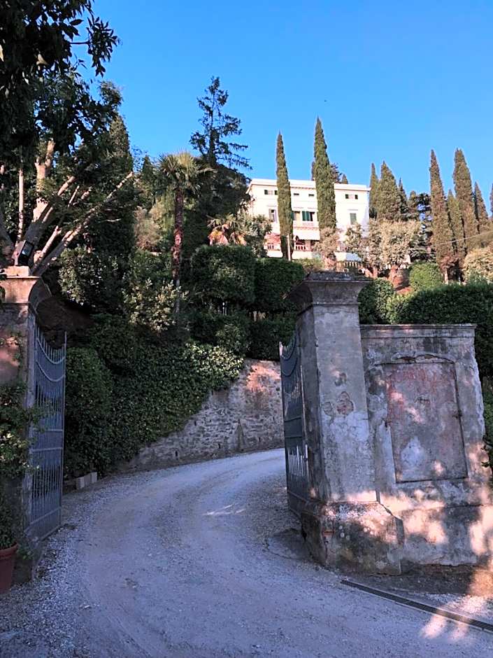 Villa Alta - Residenza d'epoca con piscina