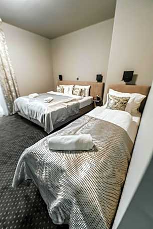 Quadruple Room with Terrace