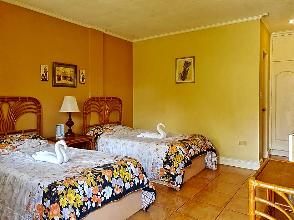 Playa Papagayo Beach Inn