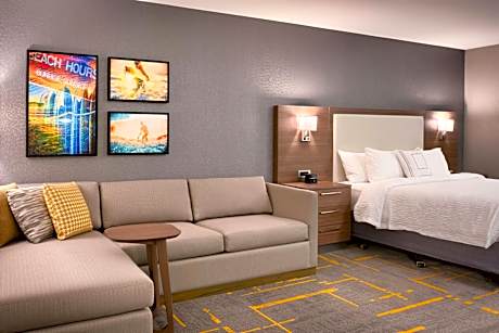 King Studio with Sofa Bed - Hearing Accessible