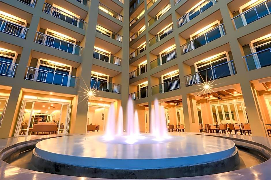 Crystal Palace Luxury Hotel Pattaya