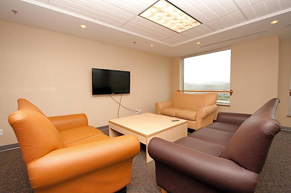 Residence & Conference Centre - Kamloops