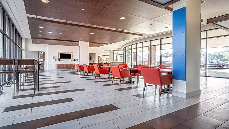 Holiday Inn Express & Suites Platteville By IHG