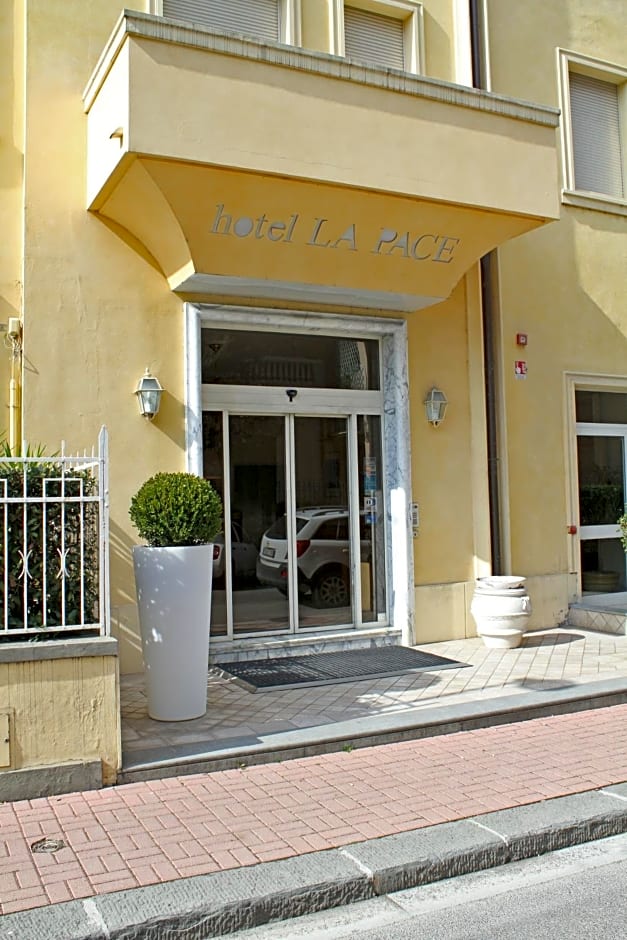 Hotel La Pace