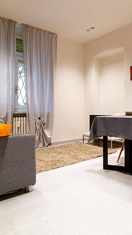 Bertola 17, centrale, stazione by HAPPYHOSTORINO