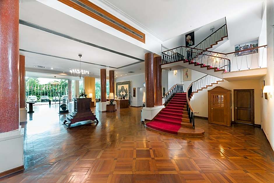 Inya Lake Hotel Yangon