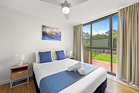 One-Bedroom Apartment with Garden View