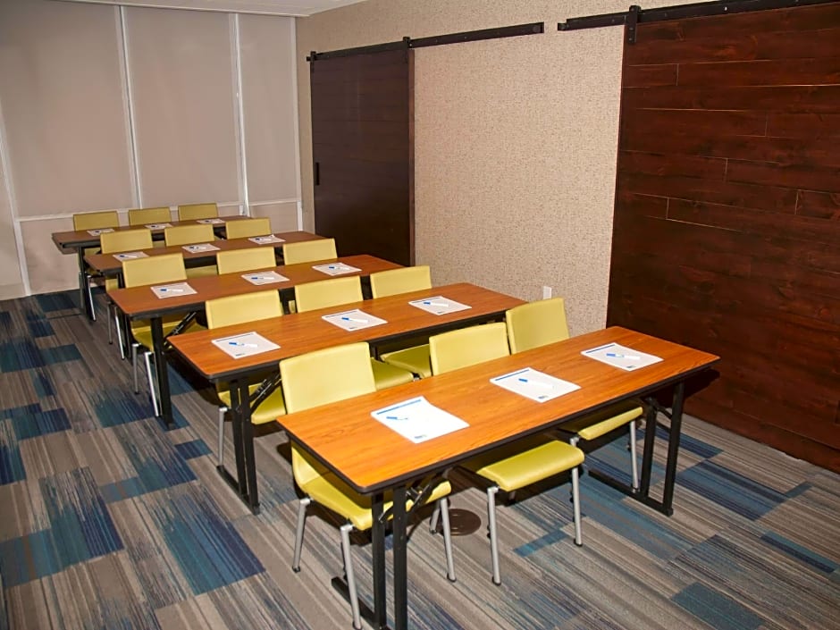 Holiday Inn Express Hotel & Suites Decatur By IHG