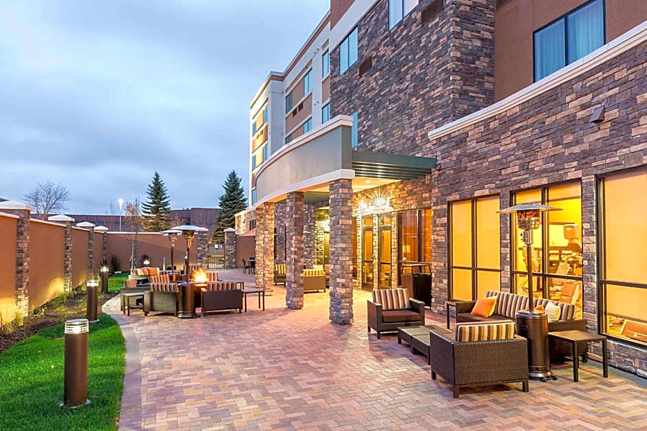 Courtyard by Marriott Bismarck North