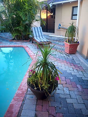 Deluxe Double or Twin Room with Pool Access