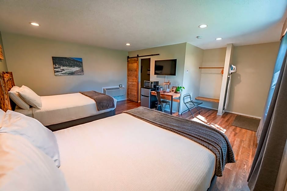 Evergreen Motel