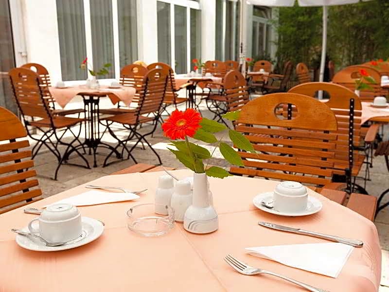 Carat Hotel & Apartments