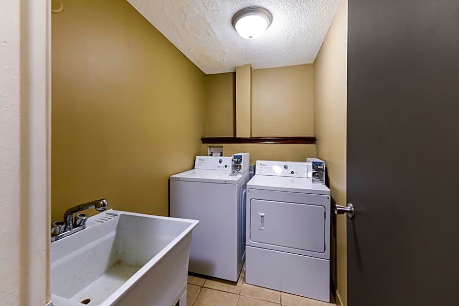 Baymont by Wyndham Liberty MO