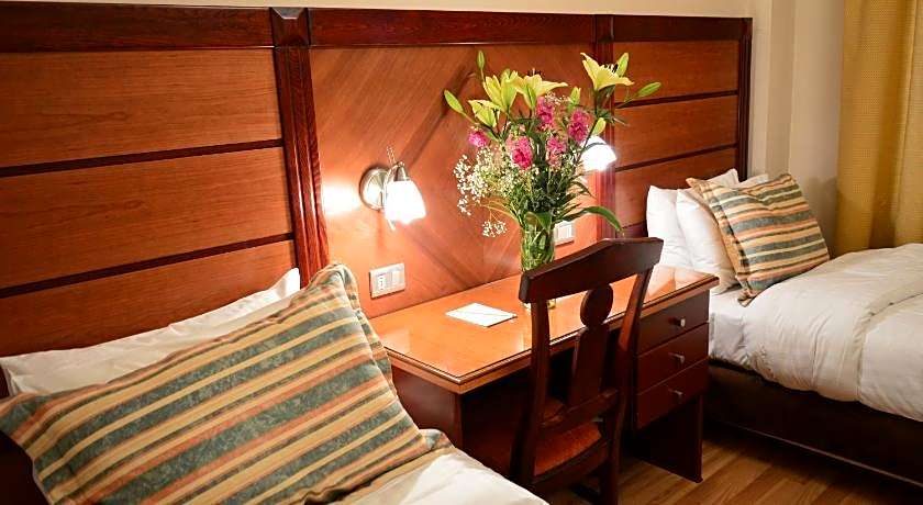 Comfort Hotel Suites