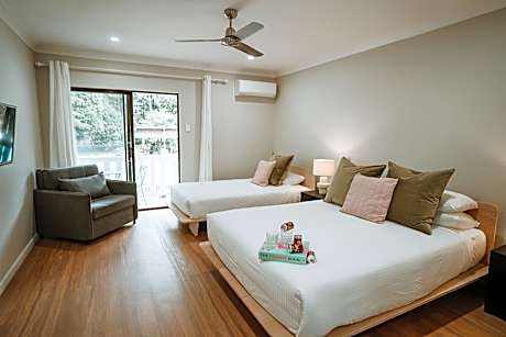 Triple - 1 Queen 1 Single