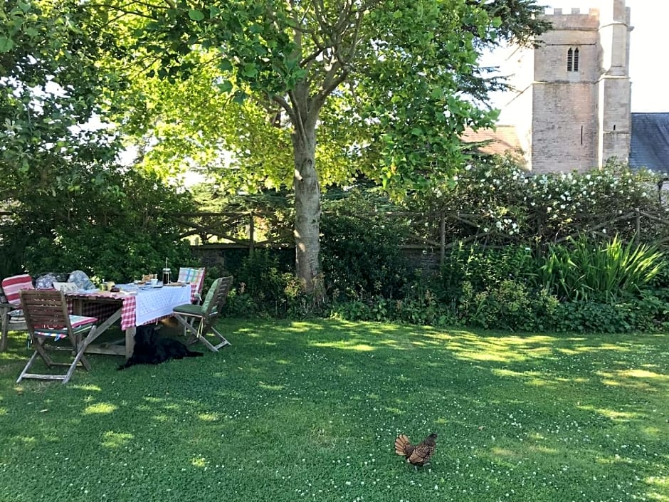 The Potting Shed, self contained, detached retreat in Shapwick village