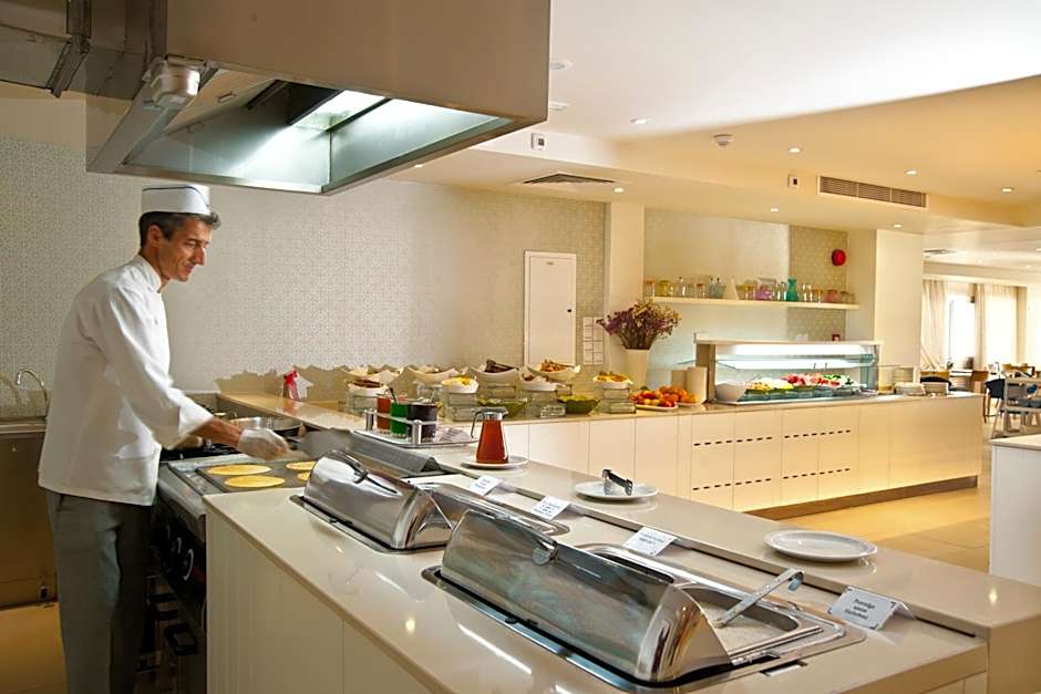 Pernera Beach Hotel
