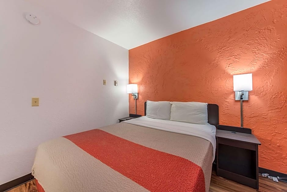 Motel 6-Saint Paul, MN - I-94