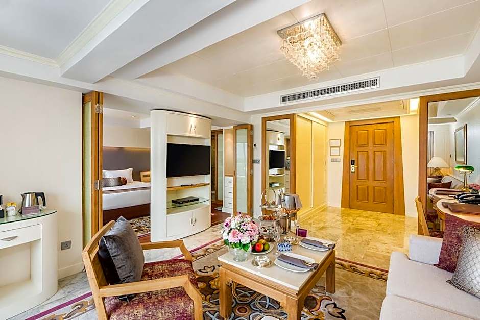 Royal Wing Suites & Spa Pattaya