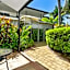 Cairns Reef Apartments & Motel