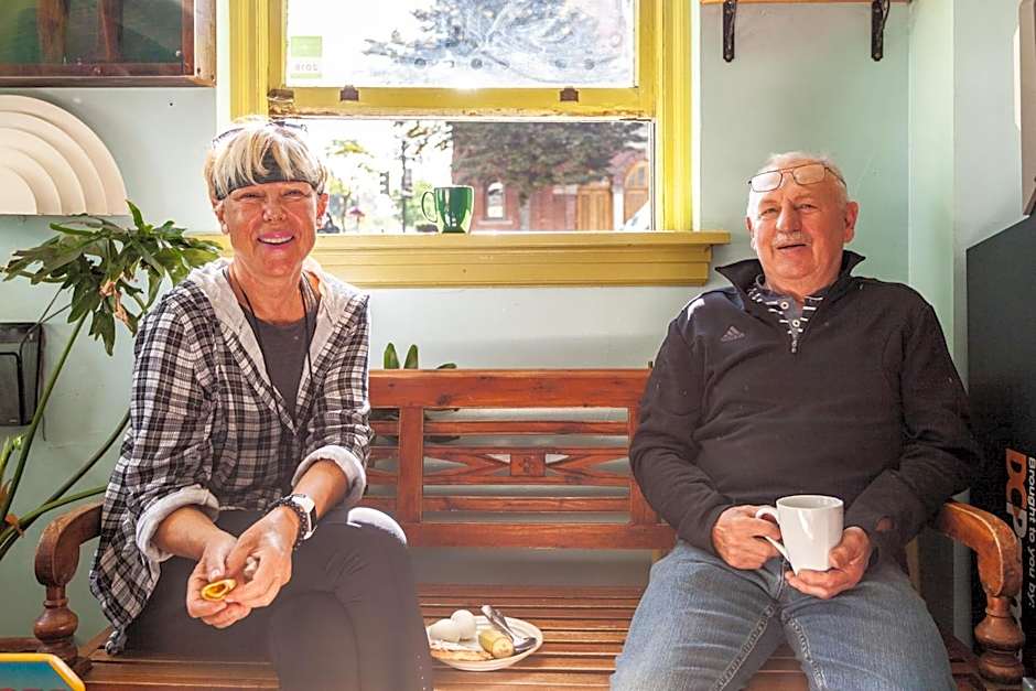 Ocean Island Inn | Backpackers | Suites