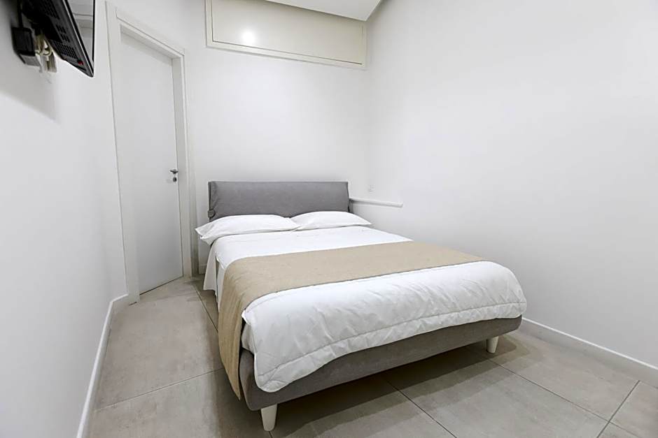 White 1903 - Rooftop Pool & Luxury Rooms